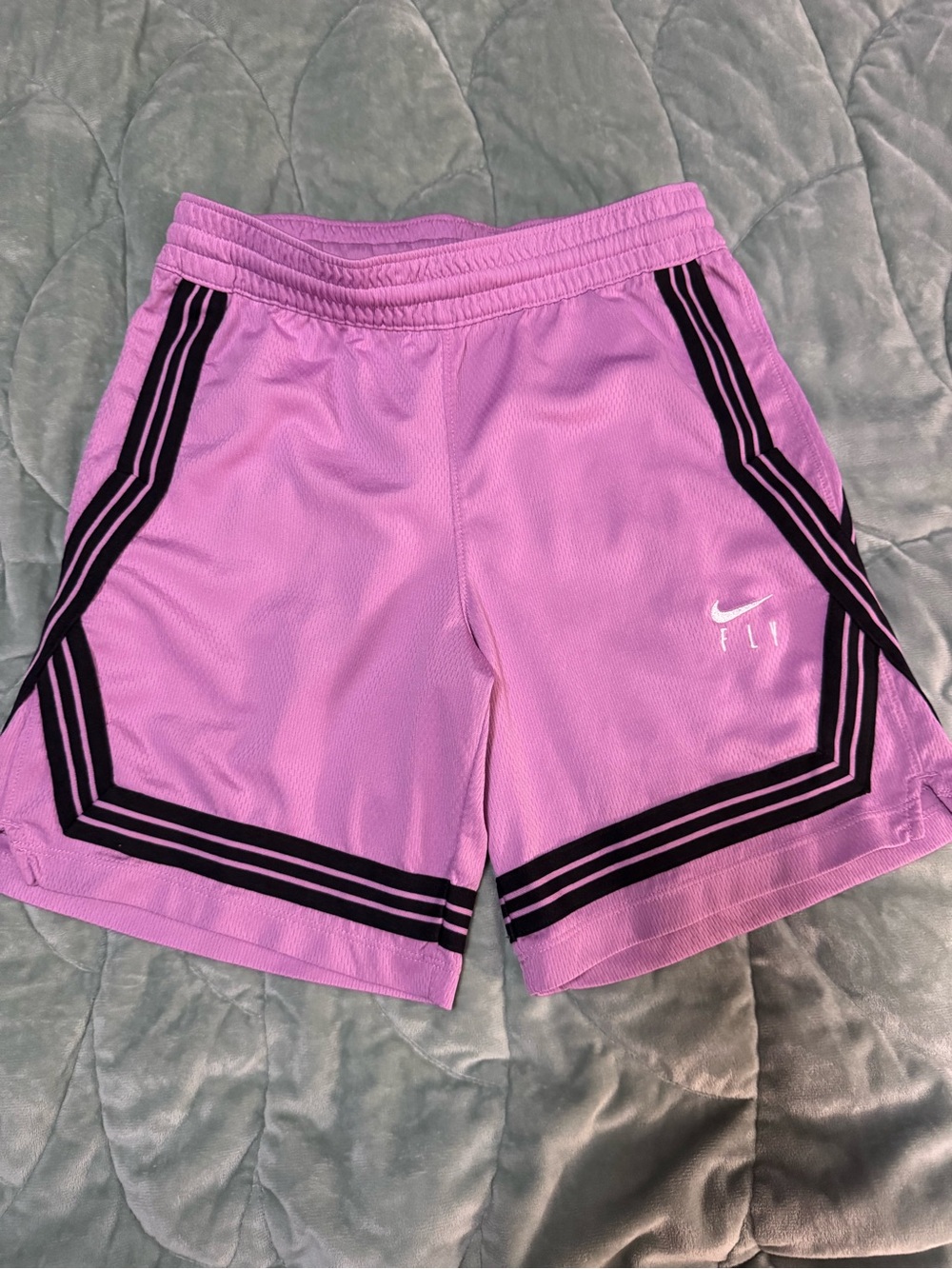 Nike Girls crossover basketball shorts in purple and black, size large